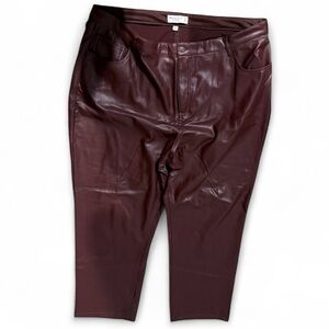 Curve Love High Rise 90s Relaxed Vegan Leather Pant | Abercrombie | Plus Size​